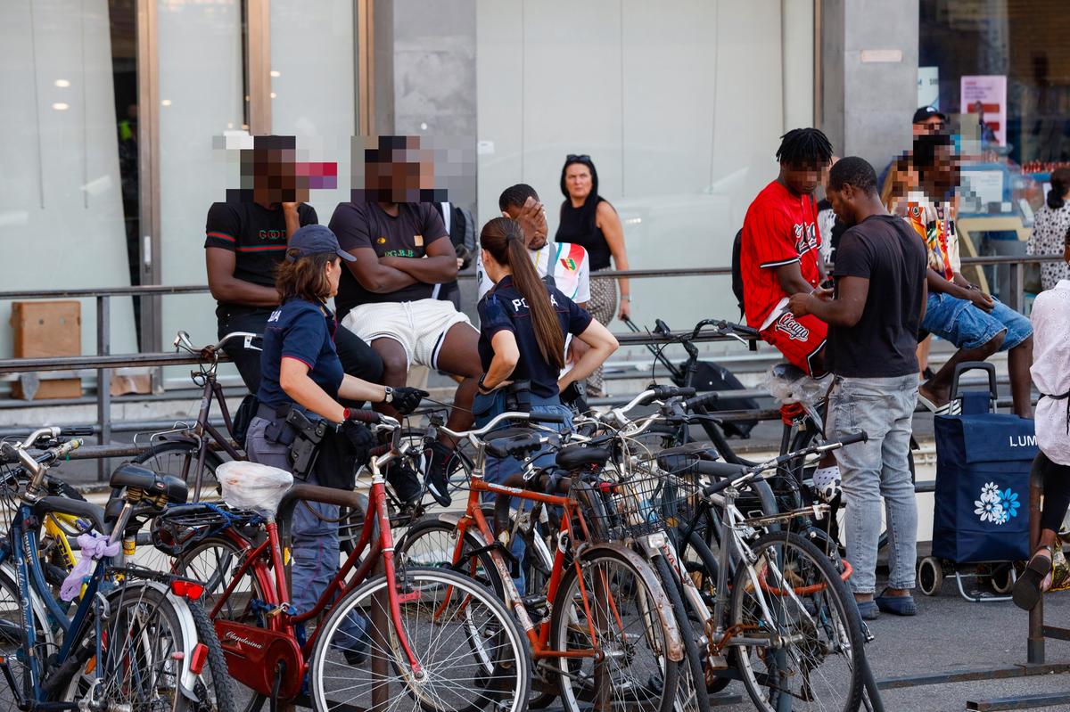 Supermercati, l’ora più buia. Blitz dei gestori in Questura: “In centro siamo sotto assedio”