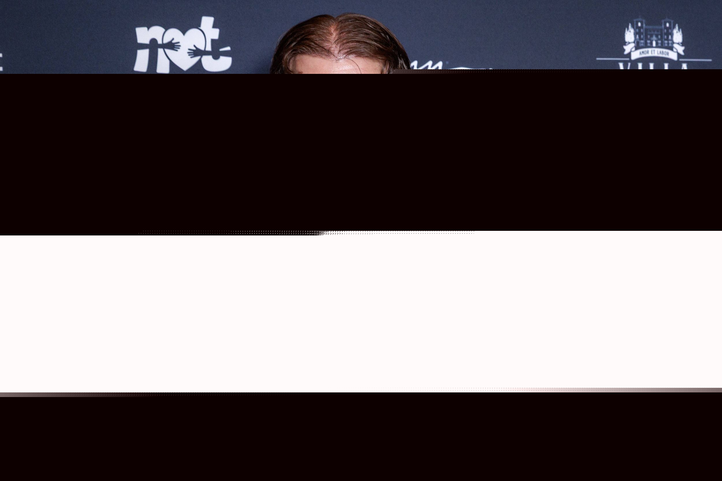 Sang, couteau, mutilations… le blogueur star Perez Hilton hospitalisé après la diffusion d’une vidéo choquante