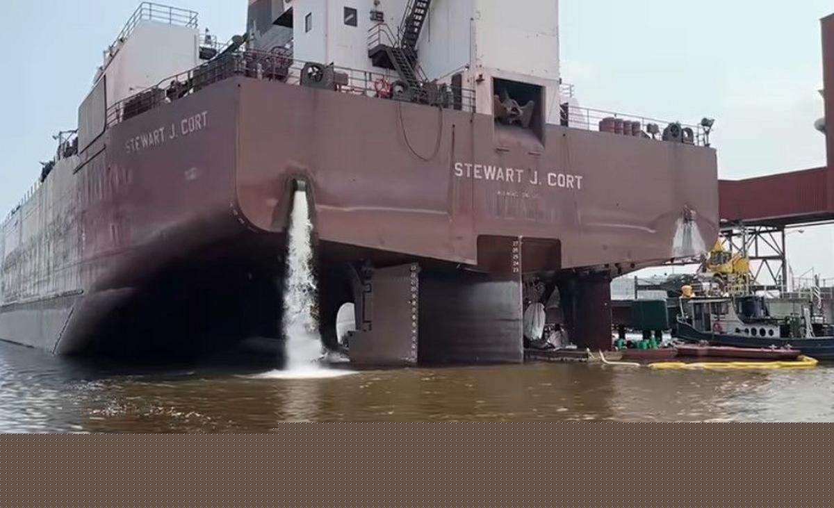 Fascinating Video Shows How 1,000 Footer Repairs Rudder In Duluth Harbor