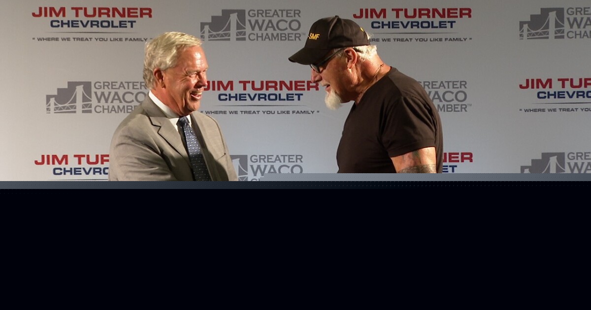 Dallas Cowboys legend and NFL Hall of Famer Randy White speaks at Baylor kickoff luncheon