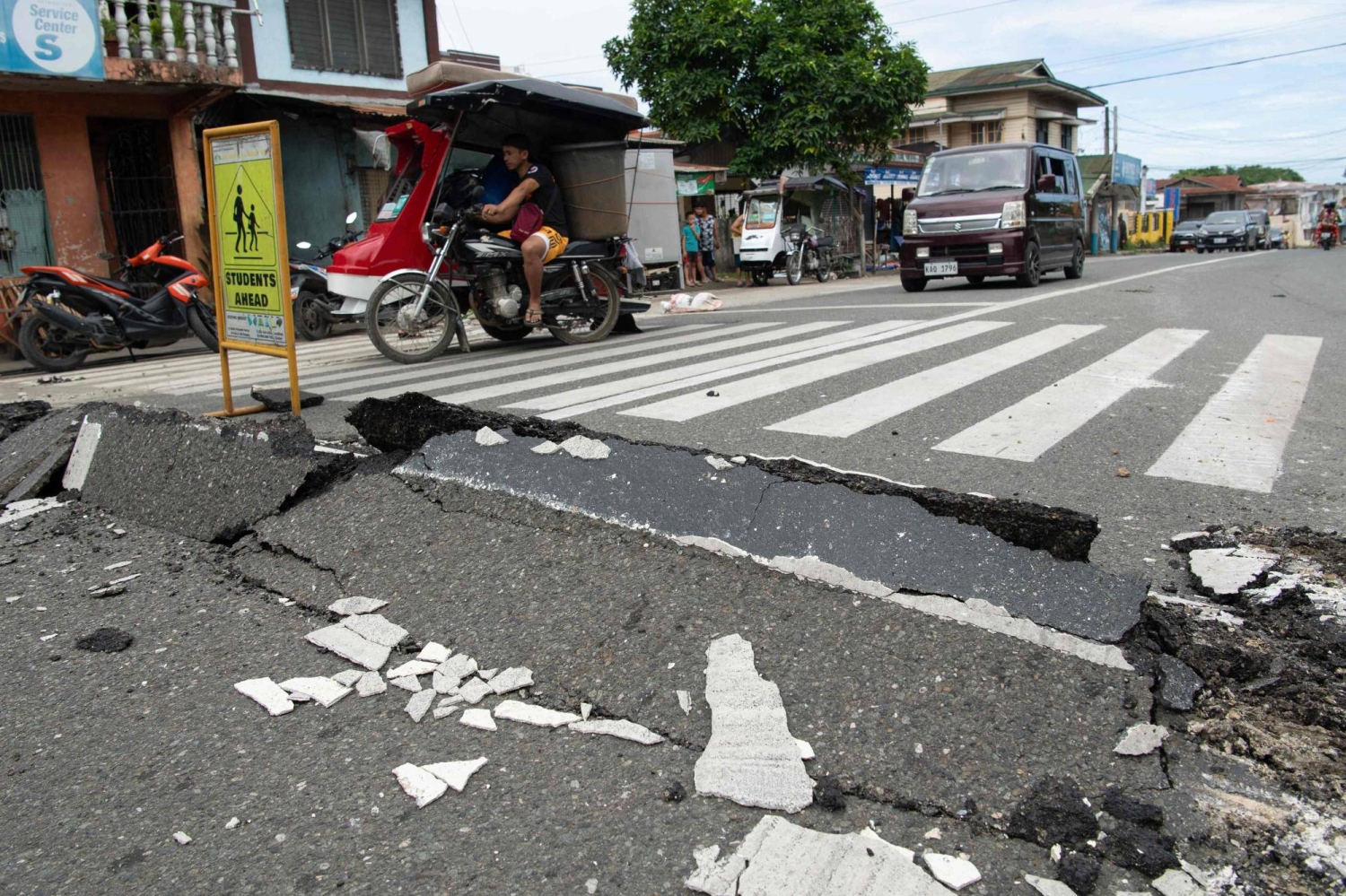 Search for survivors continues after strong quake hits central Philippines