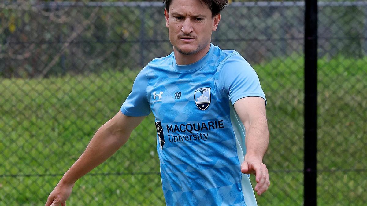 Star winger Joe Lolley intends to lift sliding Sydney FC in his return from injury