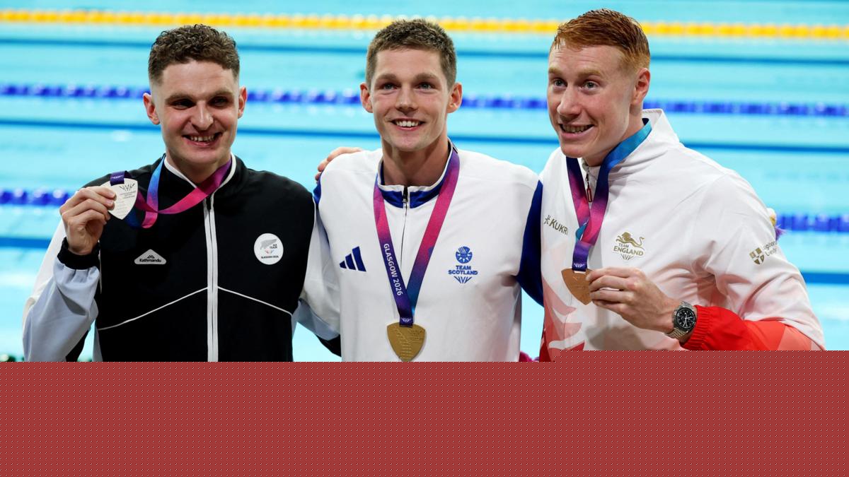 Scott overcomes pressure and big pal Dean to give Scotland golden start