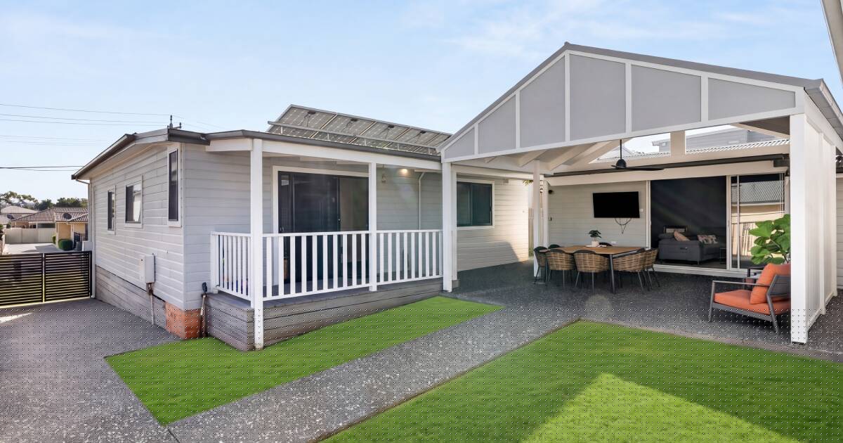 Renovated dual living home with office near the Lake Illawarra foreshore