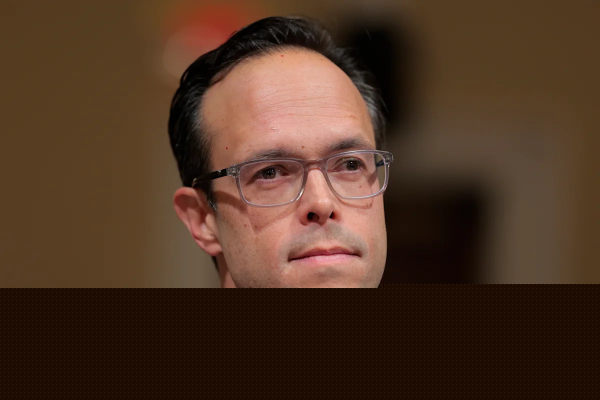 Top Trump official invests over $15,000 in ETF that tracks Democratic lawmaker trading