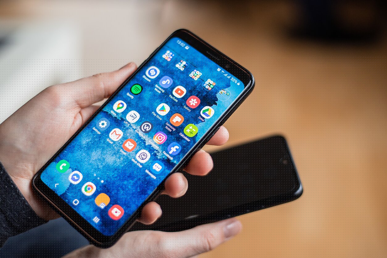 Auksas, litis ir retieji metalai: kodėl senas telefonas yra vertingesnis, nei atrodo?