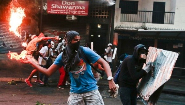 Comment on Social Media Coup? The Vile Virality of Venezuela’s Opposition by slot gacor