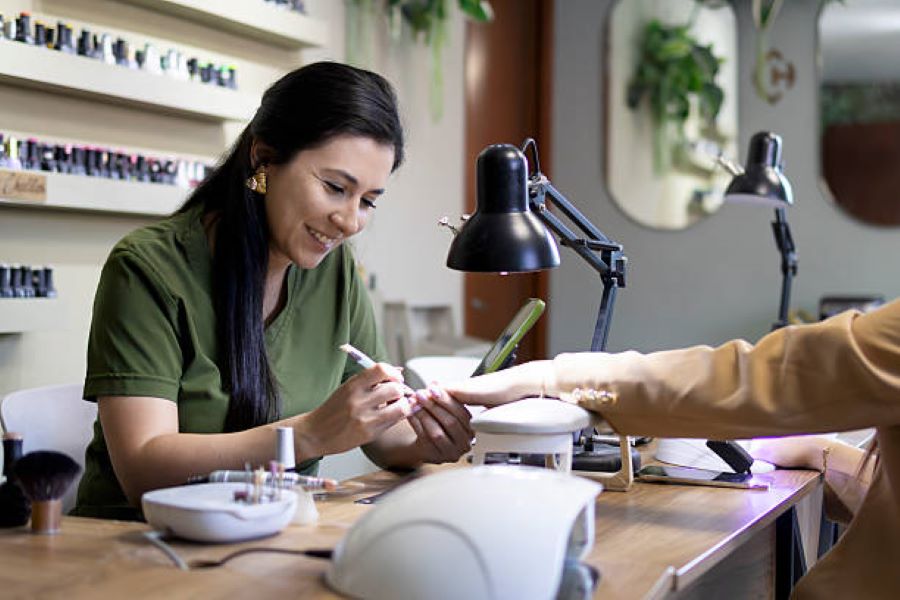 Why customer reviews matter for growing a nail salon in the UK