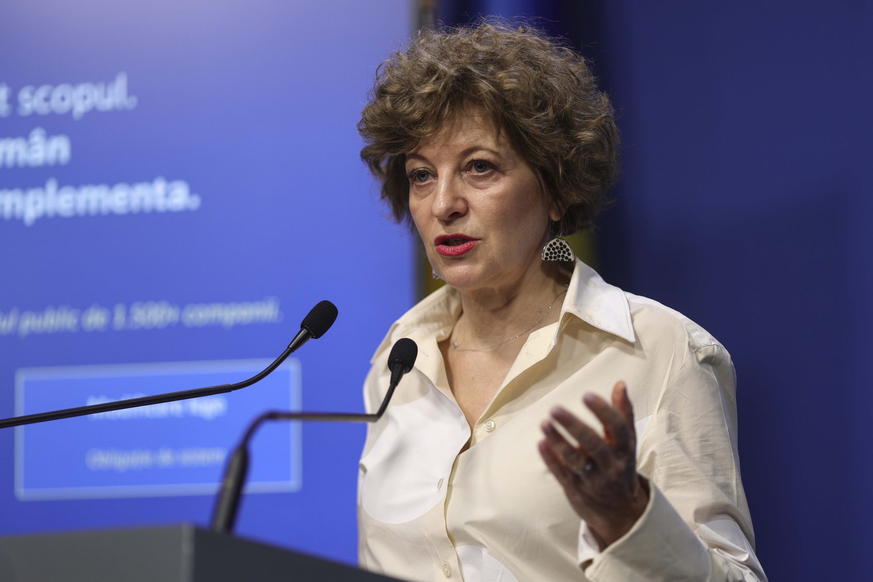 Oana Gheorghiu, după atacul cu bâte și topoare asupra unei ambulanțe: „Trebuie să ne uităm și la răspunderea politicienilor”