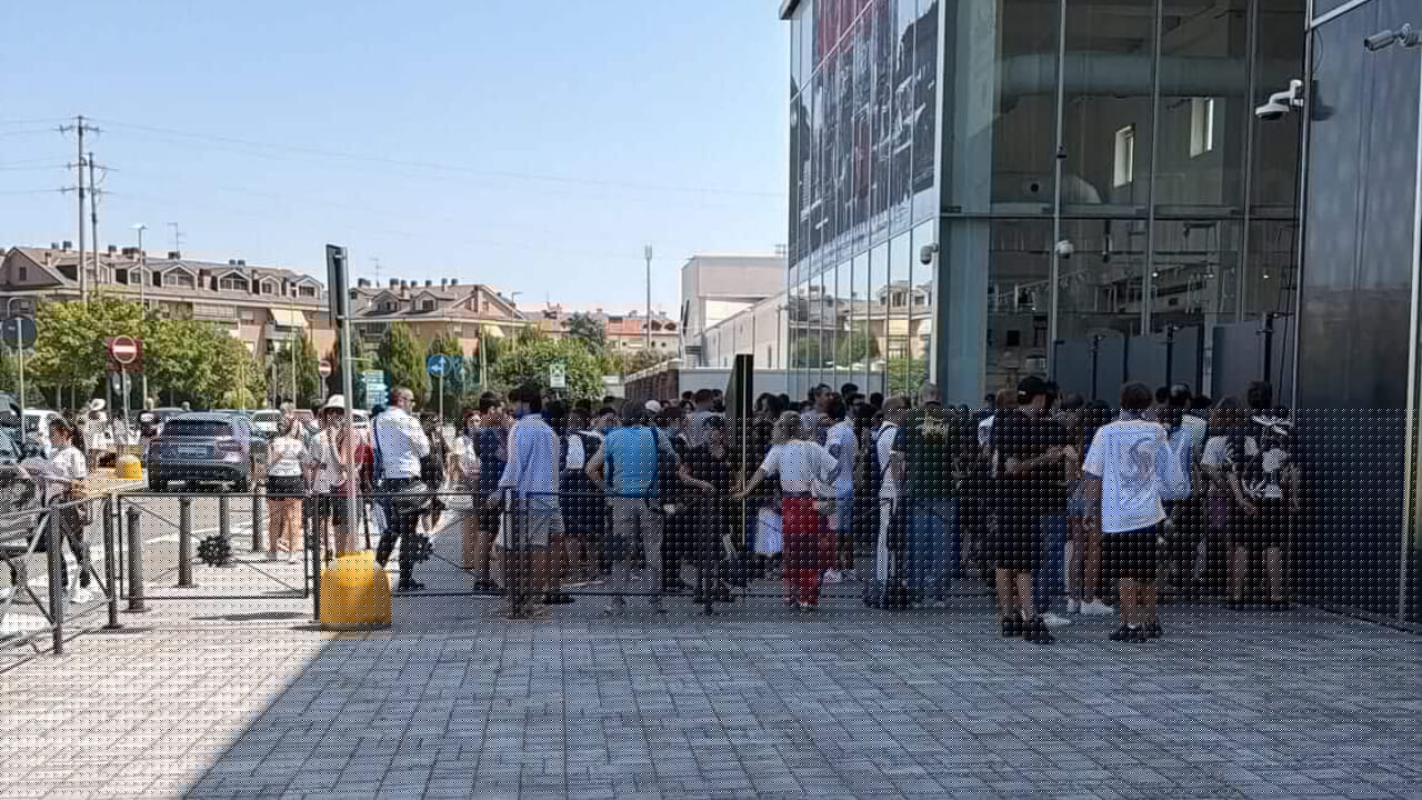 Quattro centri commerciali milanesi evacuati per allarme bomba