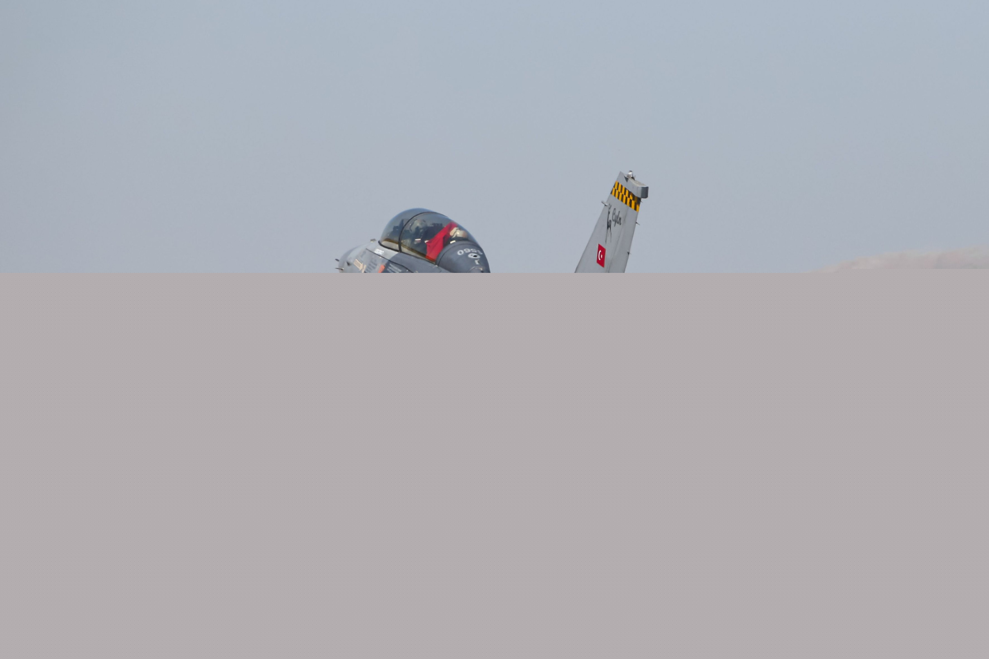 Turkish Air Force F-16 crashes near Yalova during training, pilot ejects