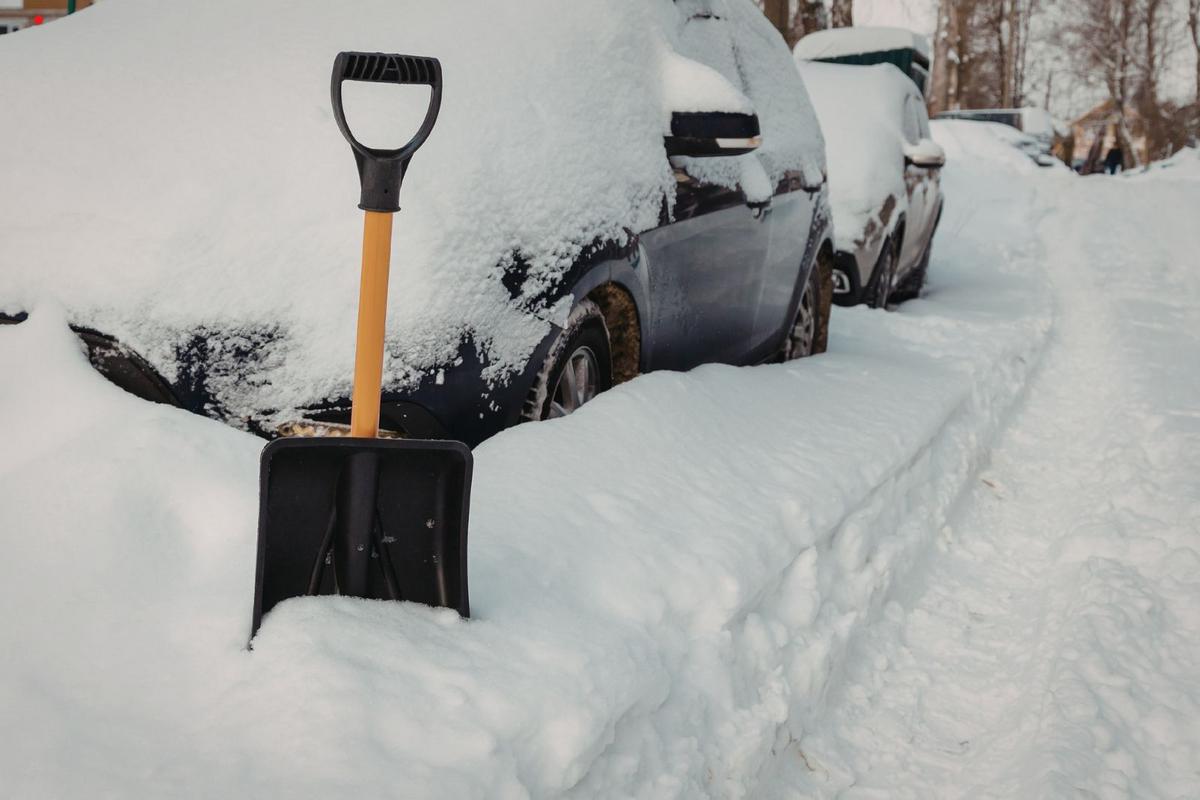 Dartmouth PD Says Stop Pushing Snow into the Streets