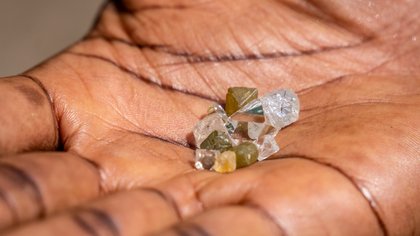 De Beers Unveils GemFair Diamonds From Artisanal Miners in Sierra Leone