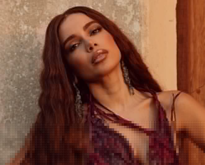 Anitta vai participar do 'Sem censura' na terça-feira. Confira quem estará na bancada com ela