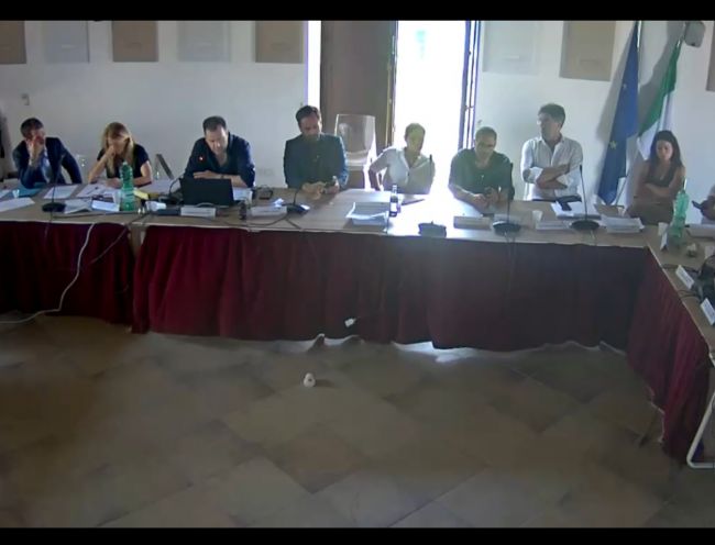 #PoliticaLavoro #Vico Equense - Consiglio comunale, conti in ordine e nessun aumento della Tari: via libera agli sconti per il Faito e agli incentivi per gli ecocompattatori