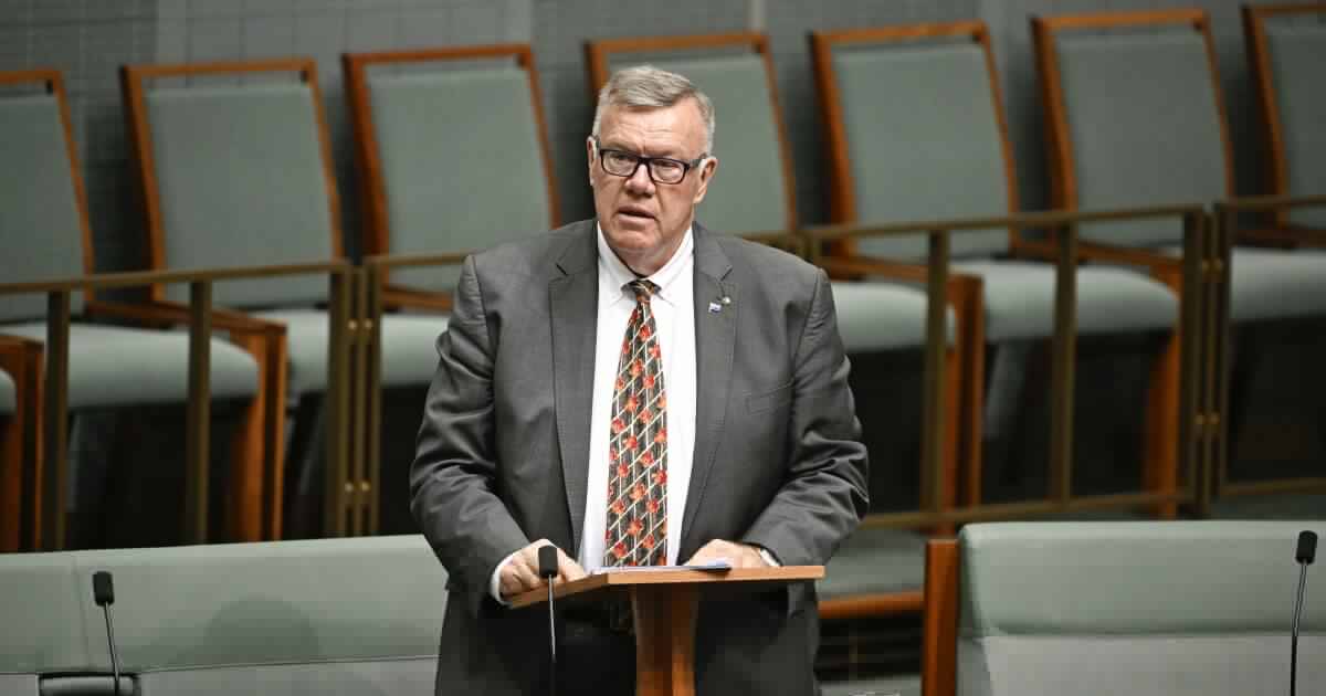 Immigrants who 'expect us to change' and basin plan in Farley's first speech