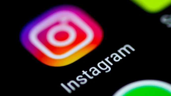 Comment on March 2024: How to use AI-generated backdrops in Instagram Stories by pilllow