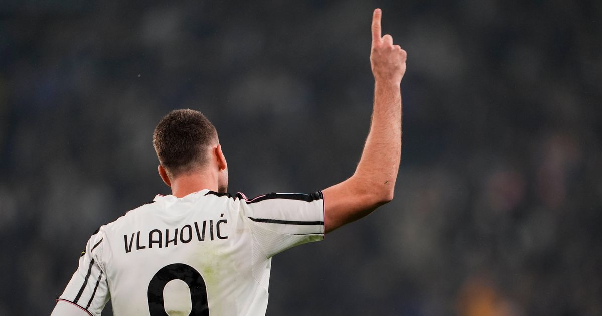 Potpisao Dušan Vlahović!
