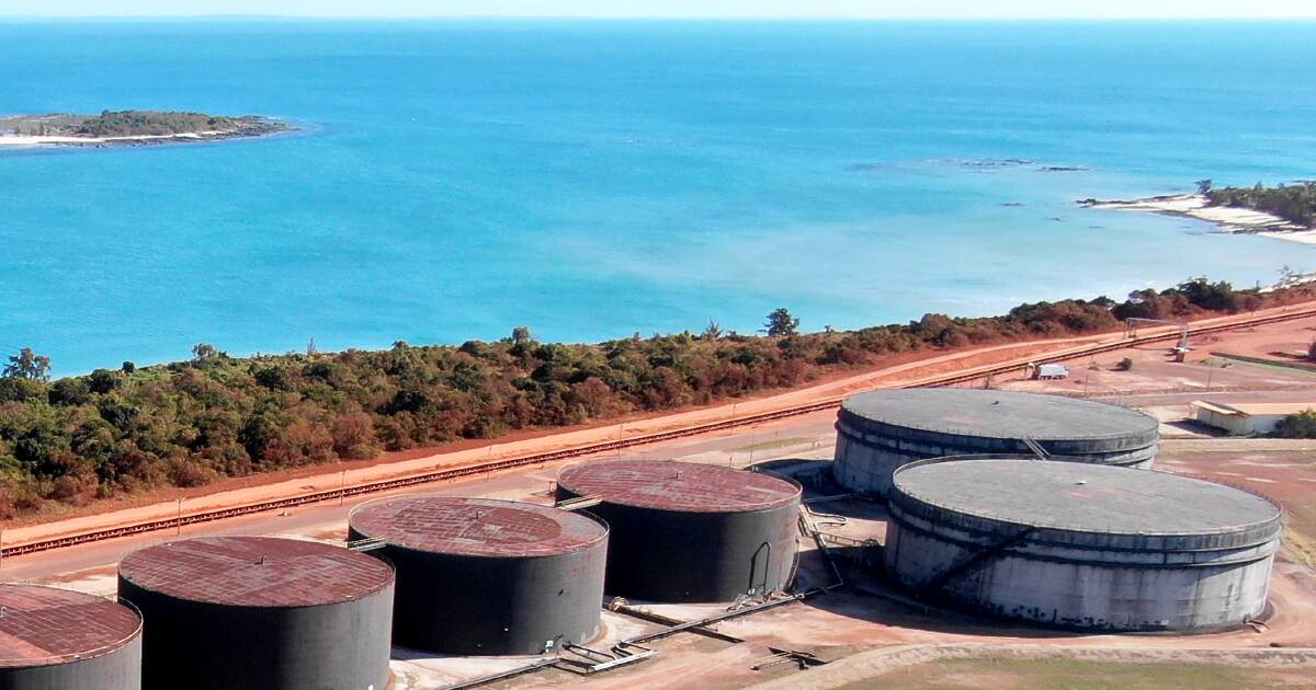 Canberra urged to fund refurbishment of NT fuel tanks for national security