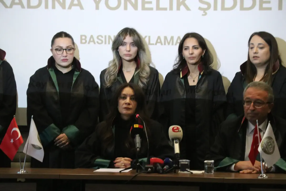 Kayseri'de Kadın Cinayetlerine Tepki: Baro Kadın Hakları Komisyonu Açıklama Yaptı