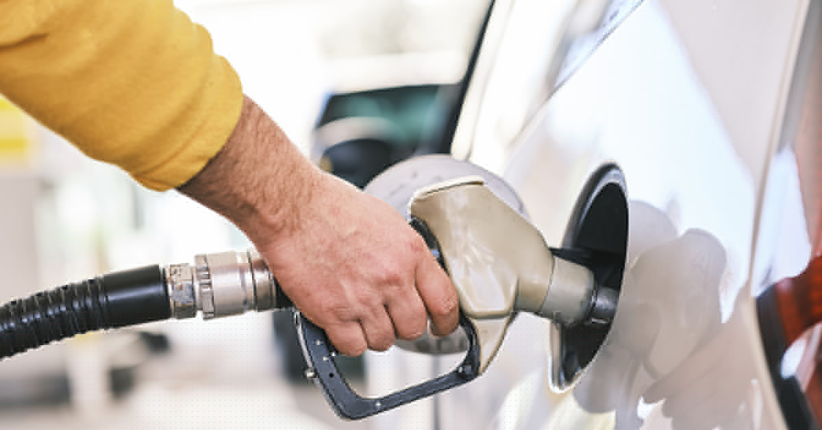 Texas gas prices continue to drop, along with the national average