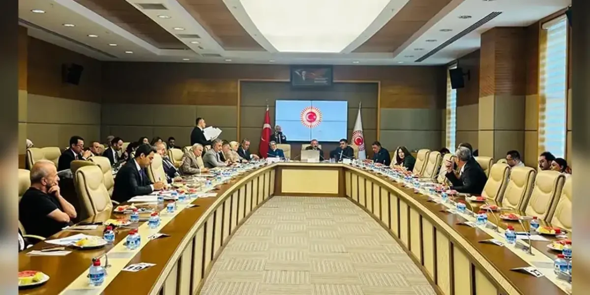 Öğrencilerden Akıllı Telefona Yasak Önerisi