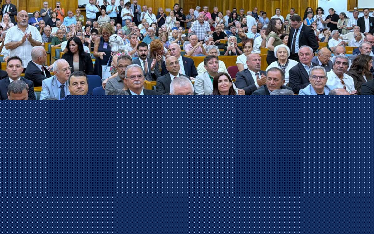 90'ı aşkın CHP milletvekili Özel'in "Yeni Parti"sinin kuruculuğu için imza veriyor