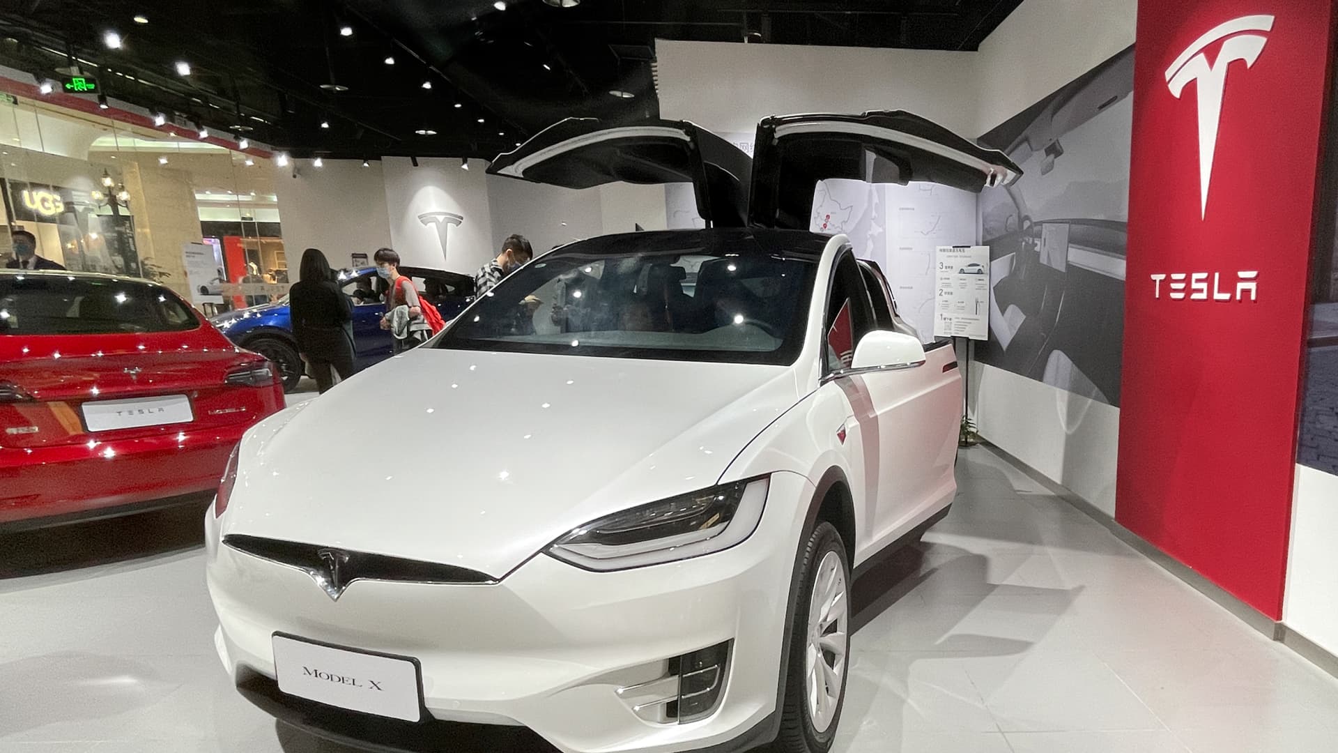 Elon Musk says Tesla ending Models S and X production, converting Fremont factory lines to make Optimus robots