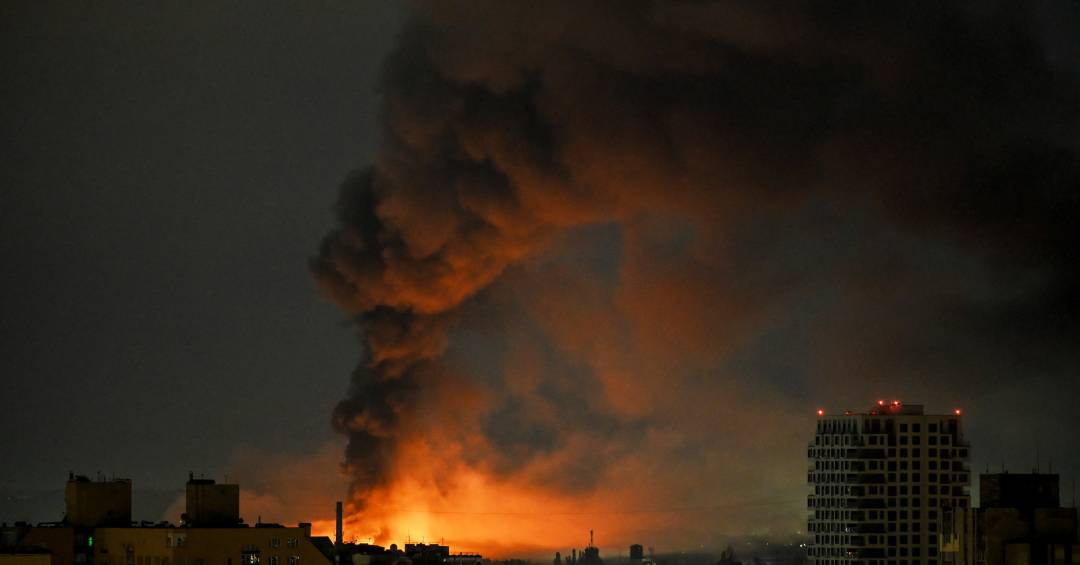 Ataques russos com mísseis balísticos deixam 10 mortos em Kiev