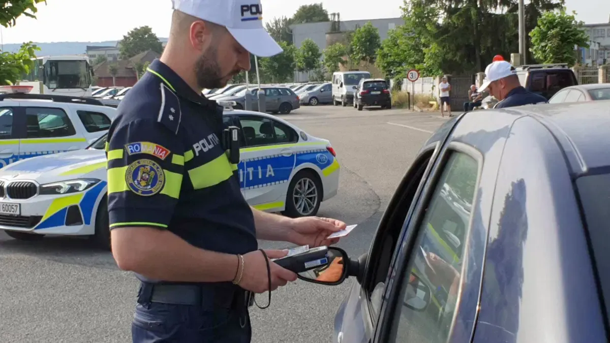 ACȚIUNE. Razie de amploare în județul Satu Mare! Polițiștii au dat sute de amenzi și au lăsat 14 șoferi fără permis într-o singură zi