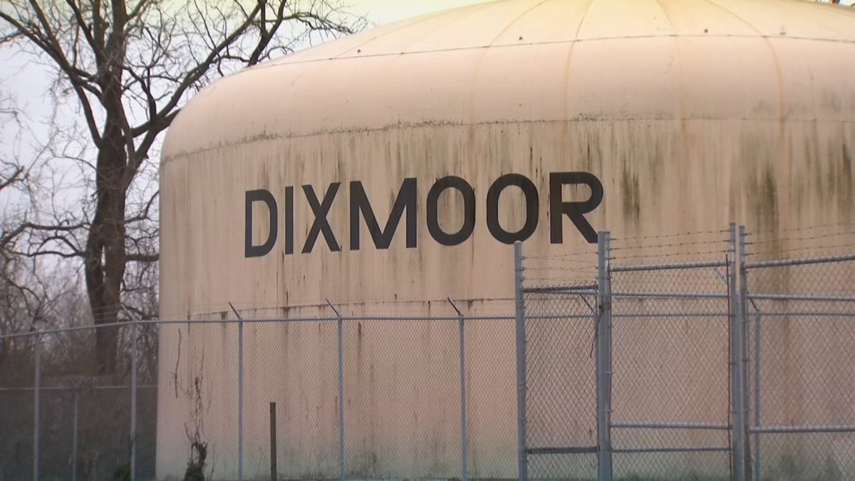 Water main break in suburban Dixmoor forces two schools to close as crews work on repairs