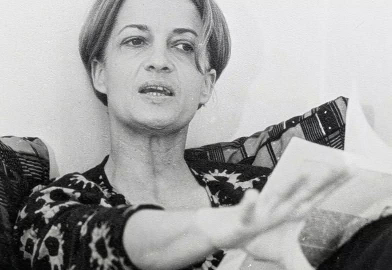 France mourns theatre dynast, 96
