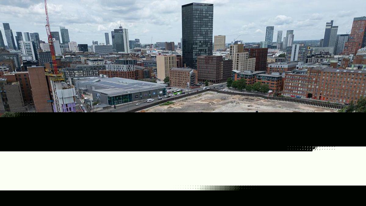 London-based civil servants offered move to No 10 North in Manchester