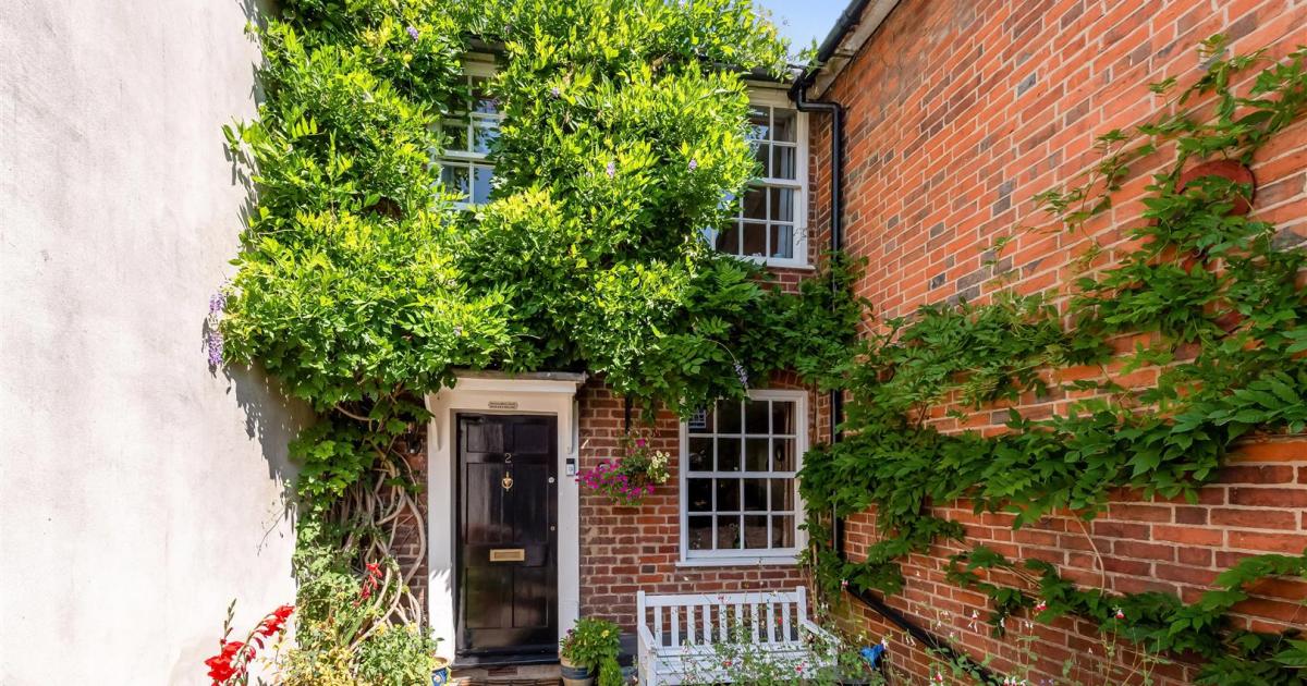 Look inside this beautiful Grade-II house in Romsey, now on the market