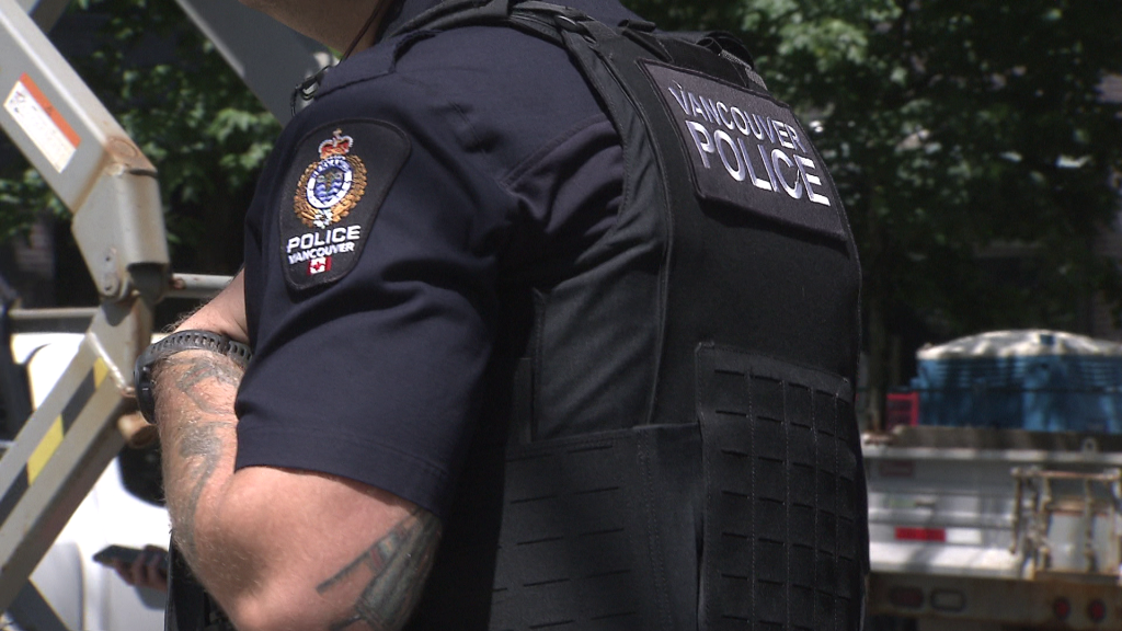Teen allegedly tried to steal $1,200 jacket using replica firearm in Vancouver
