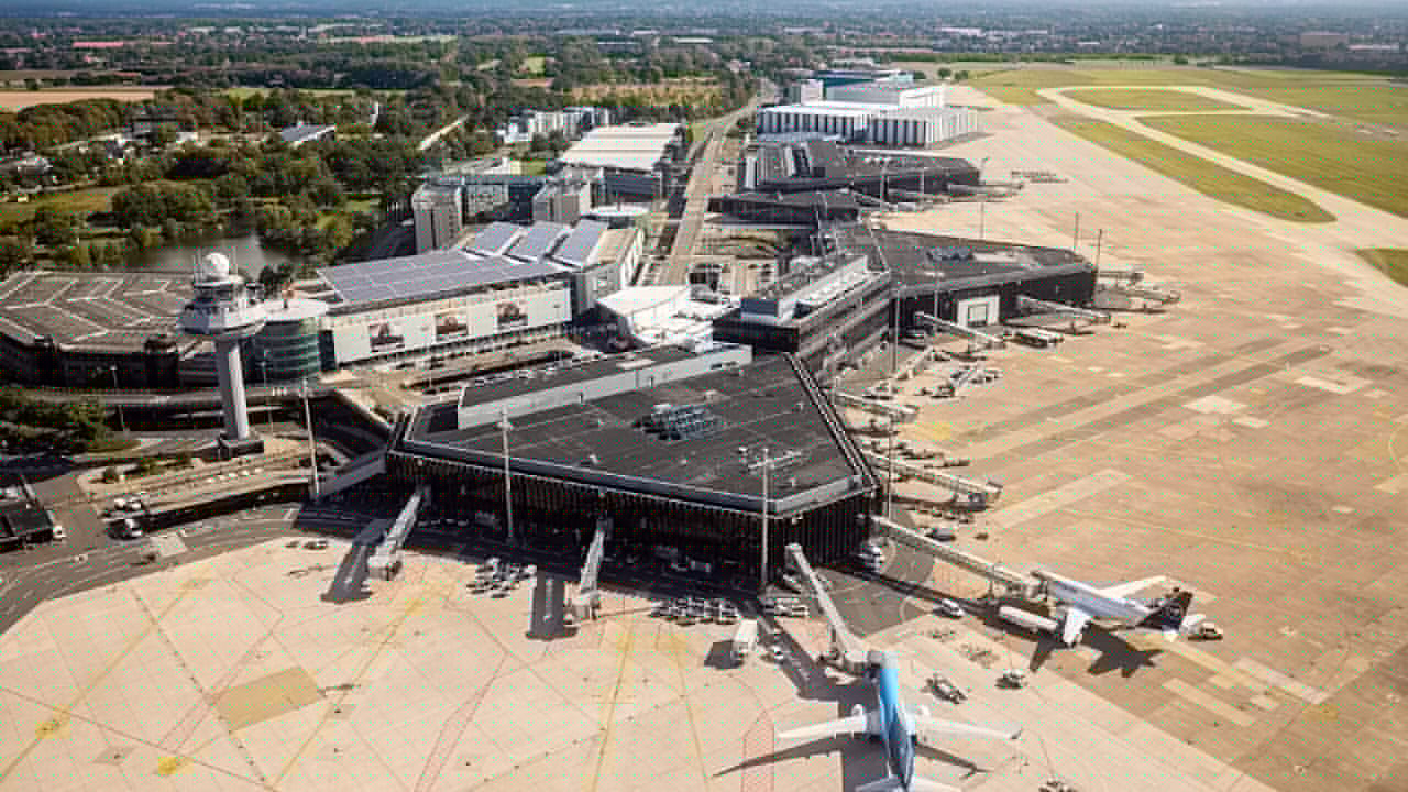 Ermittler prüfen Sabotage-Verdacht - Schon wieder! Drohne legt Flughafen lahm!