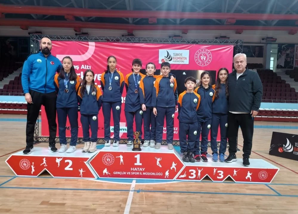 Bursa'da badminton Osmangazi Belediyesi ile ilerliyor