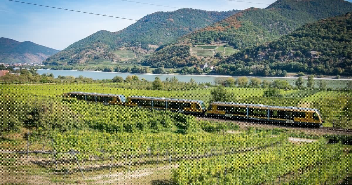 Die Wachaubahn - Panoramafahrt durchs Weltkulturerbe