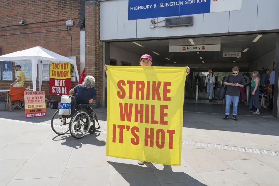 PM rejects unions and climate activists' calls to set maximum workplace temperature