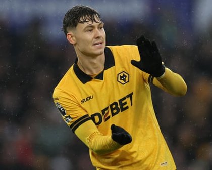 Crystal Palace agree £50m deal to buy Jørgen Strand Larsen from Wolves
