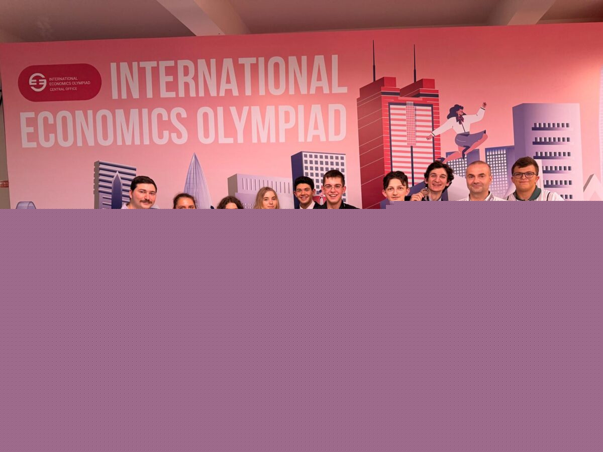 Elevii români au câștigat trei medalii de bronz la Olimpiada Internațională de Economie