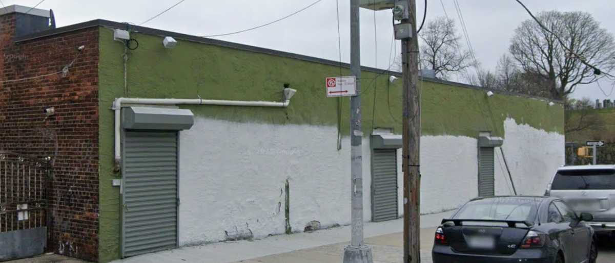 Permits filed for mixed-use building with 32 units in Woodside