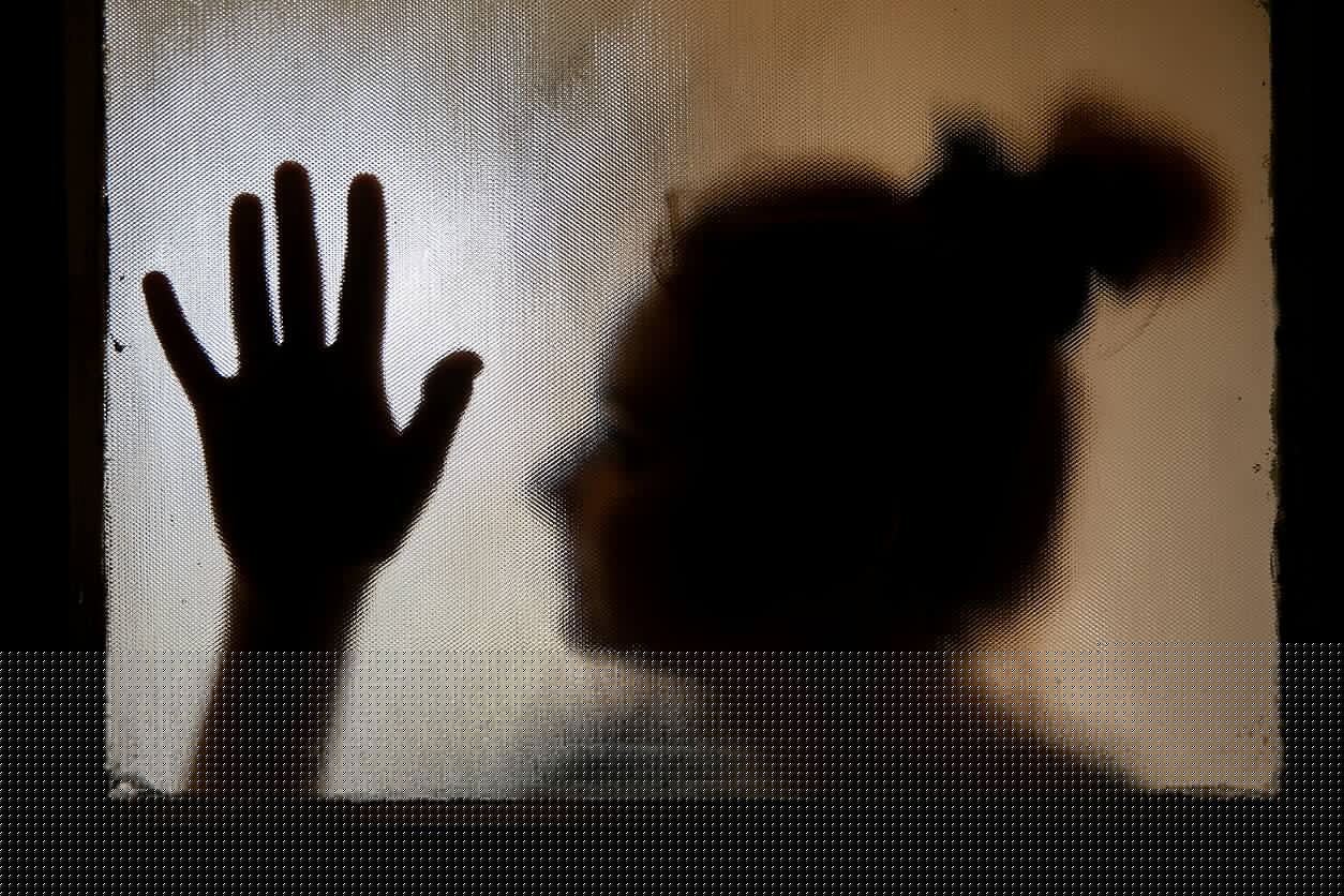 Nutylimi ženklai: kodėl ankstyvoji psichozė dažnai nepastebima?