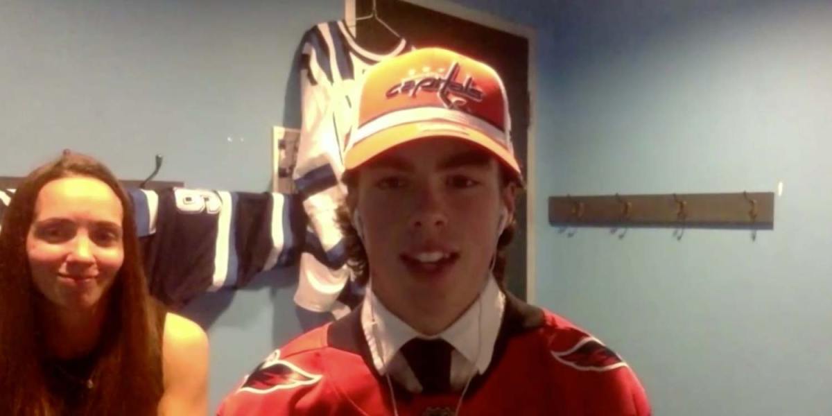 Comment on Capitals select ‘top-ten talent’ Hendrix Lapierre 22nd overall after injury concerns by Capitals 'Hendrix Lapierre som ønsker å gjøre permanent hopp til NHL - hockeyforfatterne - Washington Capitals - HockeyBlogg
