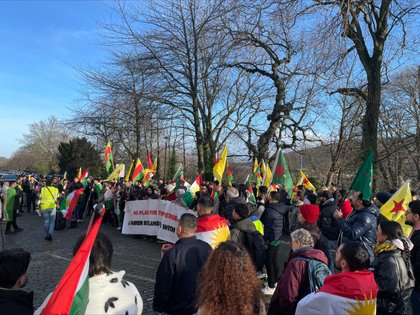 Hundreds attend Kurdish protest in Edinburgh amid Syrian assault