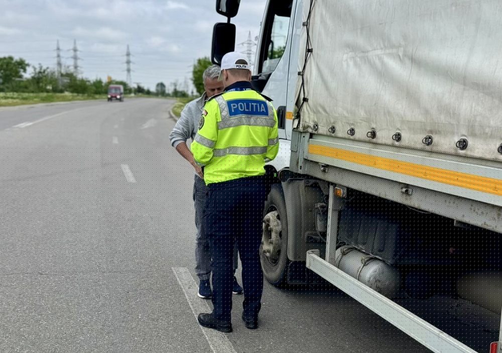 Controale ample pe șoselele din Satu Mare: polițiștii verifică transporturile de mărfuri