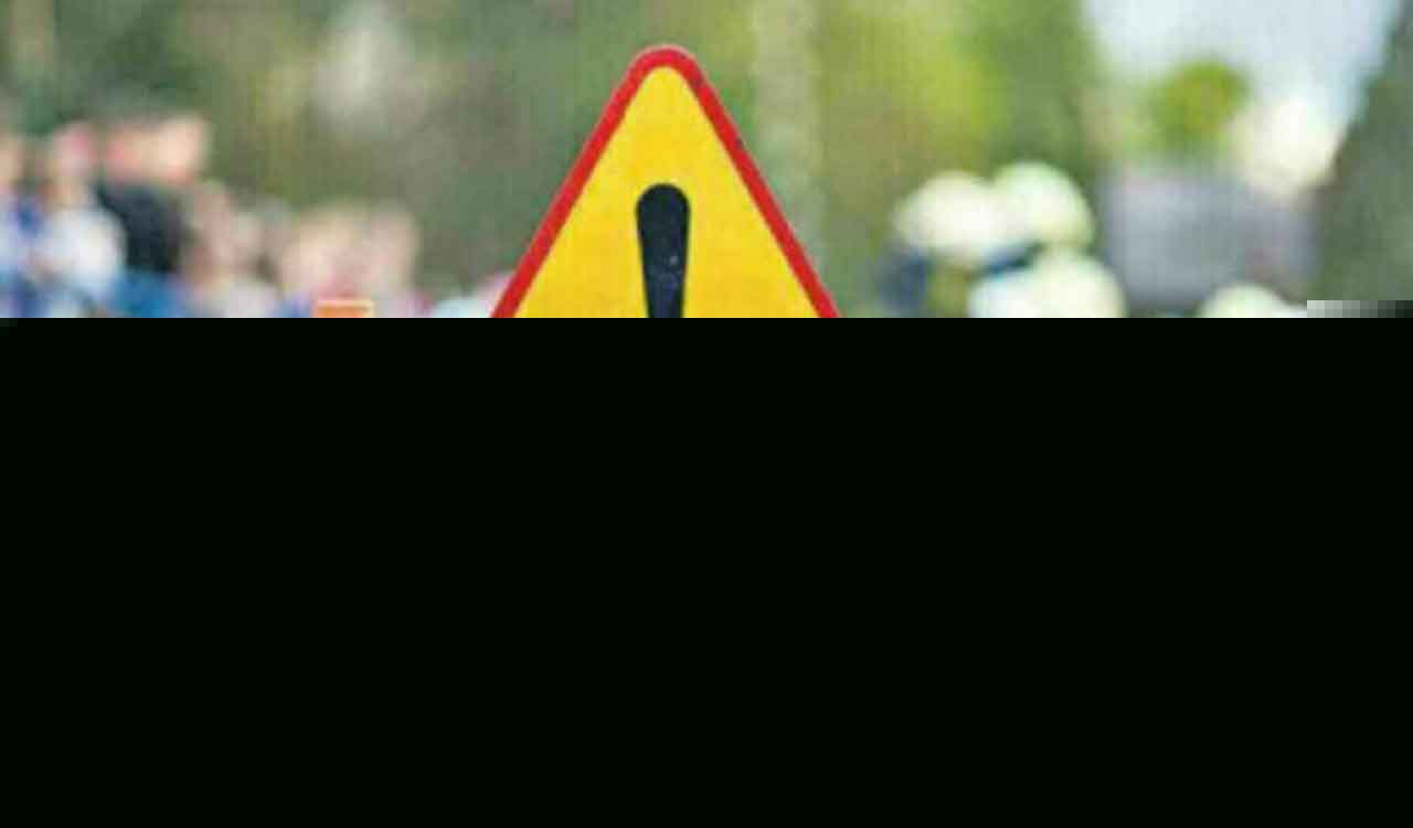 Hyderabad: 15 Injured in Dundigal as two private buses collide