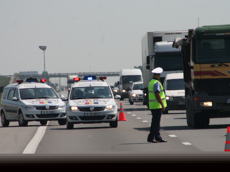 Trafic intens spre litoral şi munte. Unde se circulă cu dificultate