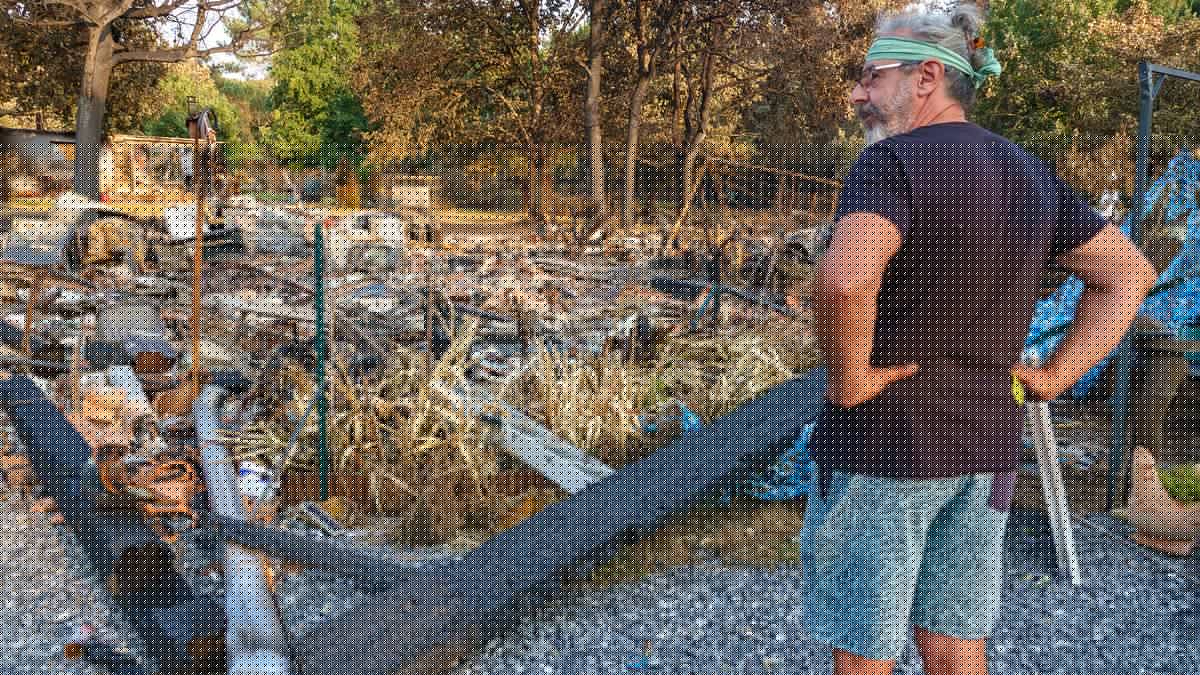 'There is nothing left, it's all gone': Le Porge local tells of devastation after hours-long battle to try to save his home from wildfire