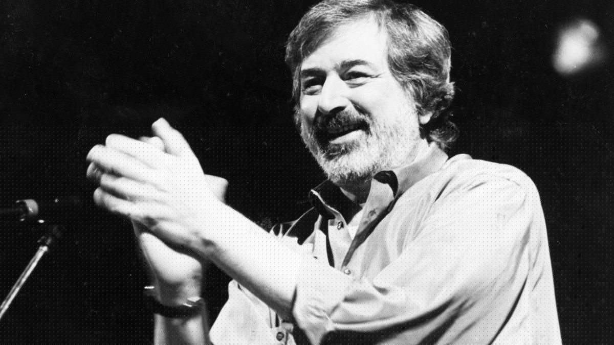Francesco Guccini è stato l’ultimo poeta del Novecento: nelle sue canzoni la Storia e la tenerezza